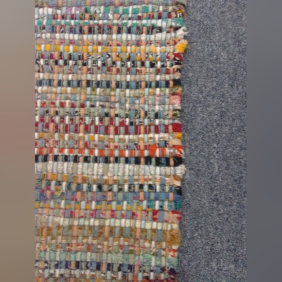 Small Multi-Colored Hand Woven Throw Rug | GUC - Picture 4 of 10